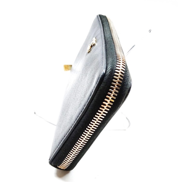 Chanel Black Leather Zip Wallet with Gold Accents - Picture 3 of 10